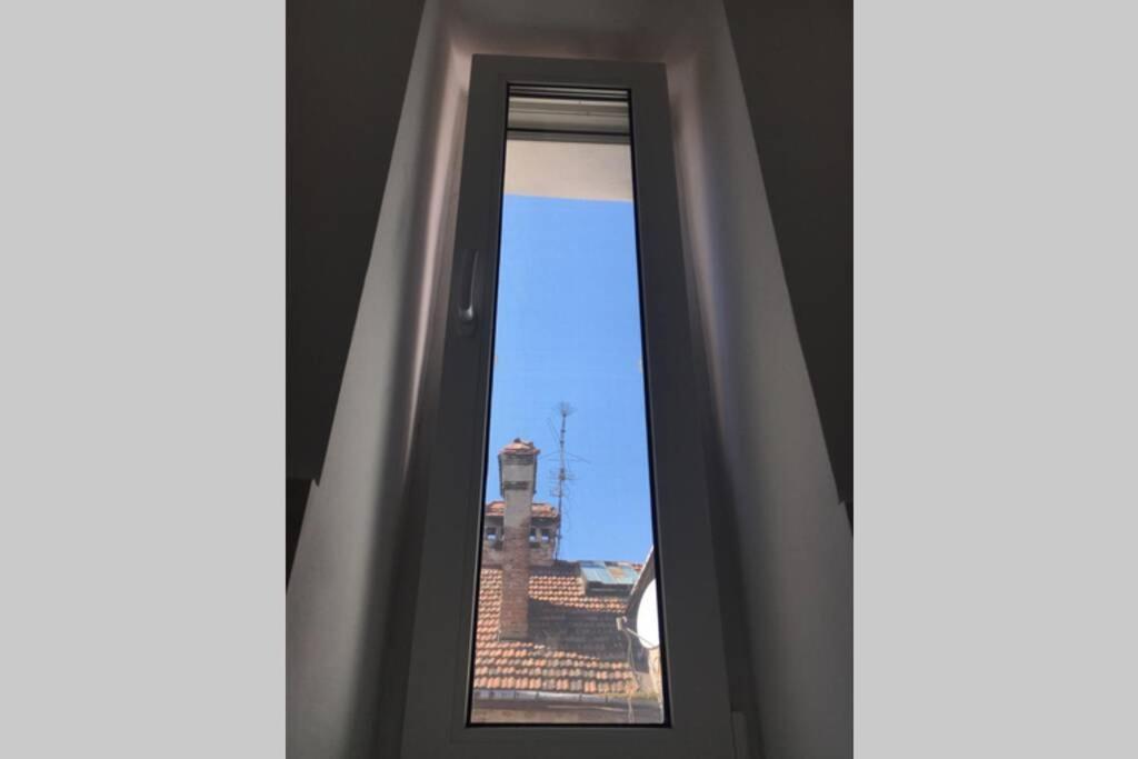 Sunny Apartments In The Center Of チェルニウツィー エクステリア 写真